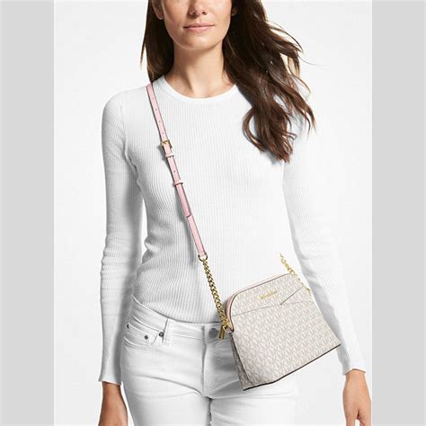 michael kors jet set travel md dome crossbody leather luggage|Michael Kors Jet Set Travel Medium Leather Cross Dome Bag .